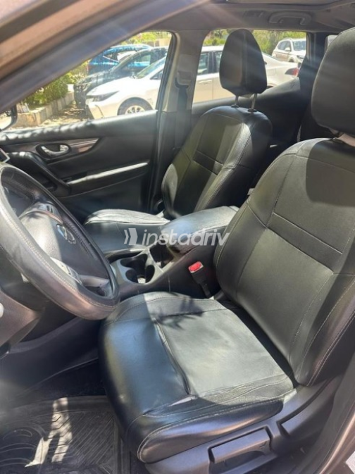 Nissan Qashqai 2015 Bronze Automatic Used for Sale in Cairo - 4