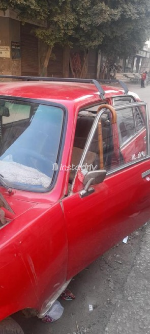 Peugeot 1007 1977 Red Automatic Used for Sale in Shubra al-Khaimah - 3