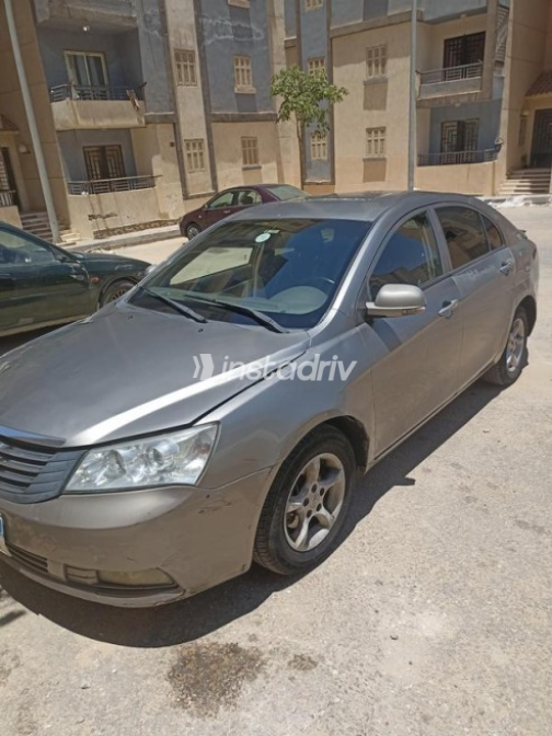 جيلي امجراند 7 2015 شامبين أوتوماتيك مستعملة للبيع في مدينة الشيخ زايد - 1