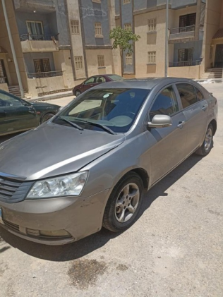 جيلي امجراند 7 2015 شامبين أوتوماتيك مستعملة للبيع في مدينة الشيخ زايد