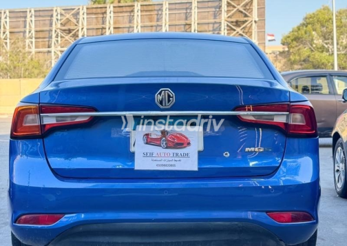 MG 5 2020 Dark Blue Automatic Used for Sale in Heliopolis - 3
