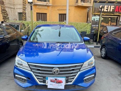 MG 5 2020 Dark Blue Automatic Used for Sale in Heliopolis - 8
