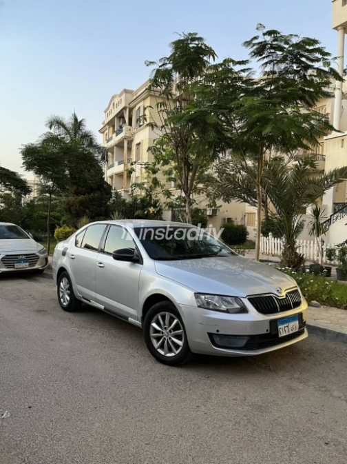 Skoda Octavia 2014 Silver Automatic Used for Sale in Giza - 3