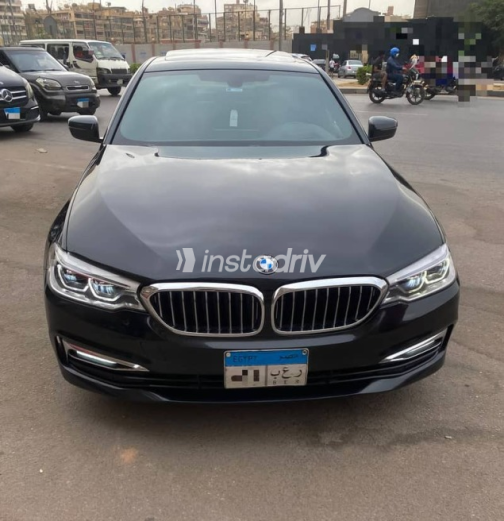 بي ام دبليو 520 2020 أسود أوتوماتيك مستعملة للبيع في القاهرة - 5