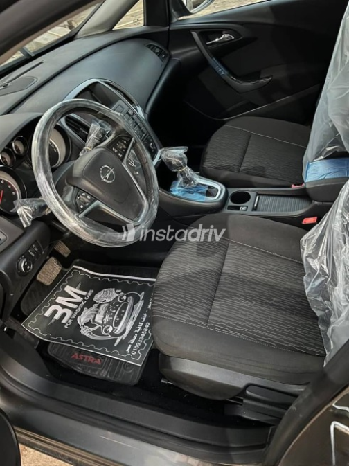 Opel Astra 2019 Gray Automatic Used for Sale in Cairo - 5