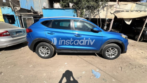 Hyundai Tucson 2017 Dark Blue Automatic Used for Sale in Giza - 4
