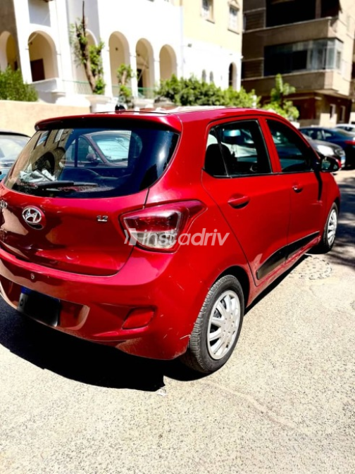 هيونداي I10 2015 أحمر أوتوماتيك مستعملة للبيع في القاهرة - 2