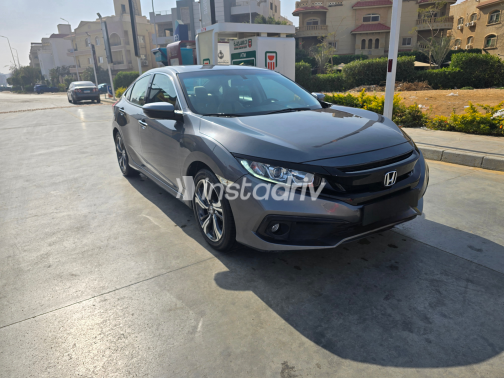 Honda Civic 2021 Gray Automatic Used for Sale in Cairo - 6