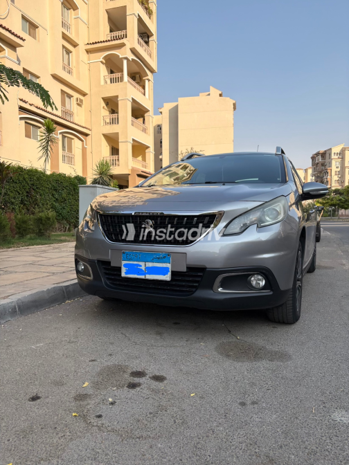 Peugeot 2008 2018 Silver Automatic Used for Sale in Madinaty - 8