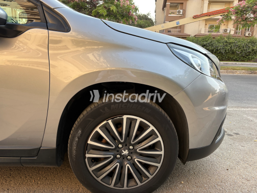 Peugeot 2008 2018 Silver Automatic Used for Sale in Madinaty - 10