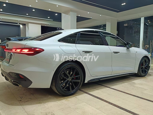 اودي A5 2025 أبيض أوتوماتيك مستعملة للبيع في مصر الجديدة - 3
