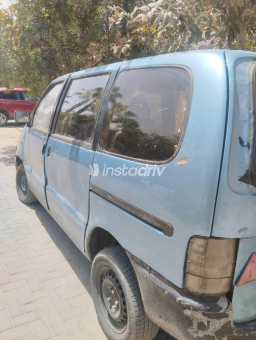 نيسان داتسون 2000 أزرق غامق يدوي مستعملة للبيع في الجيزة - 1