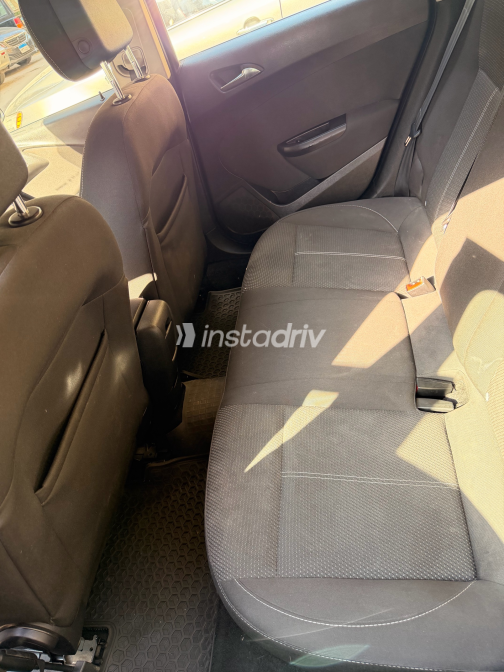 Opel Astra 2016 Green Automatic Used for Sale in Maadi - 4