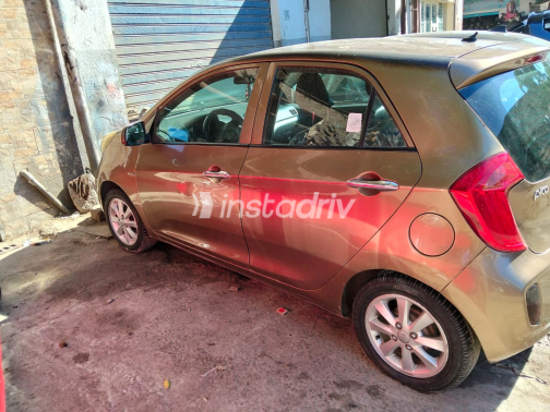 Kia Picanto 2013 Gold Automatic Used for Sale in Alexandria - 1