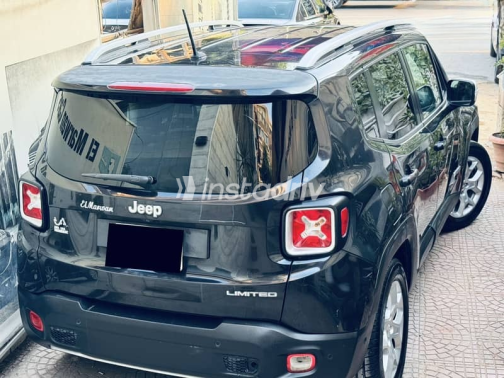 Jeep Renegade 2016 Black Automatic Used for Sale in Heliopolis - 10