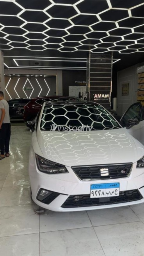 Seat Ibiza 2019 White Automatic Used for Sale in Greater Cairo ( Cairo + Giza) - 1