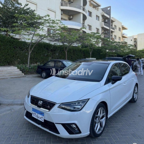 Seat Ibiza 2019 White Automatic Used for Sale in Greater Cairo ( Cairo + Giza) - 3