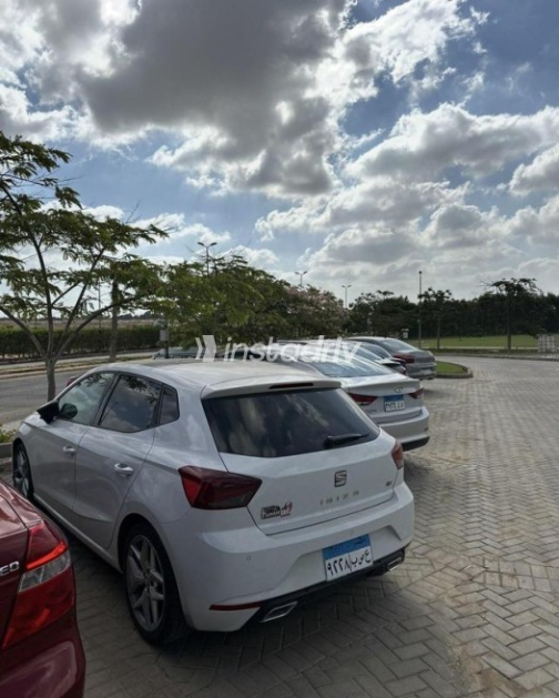 Seat Ibiza 2019 White Automatic Used for Sale in Greater Cairo ( Cairo + Giza) - 5