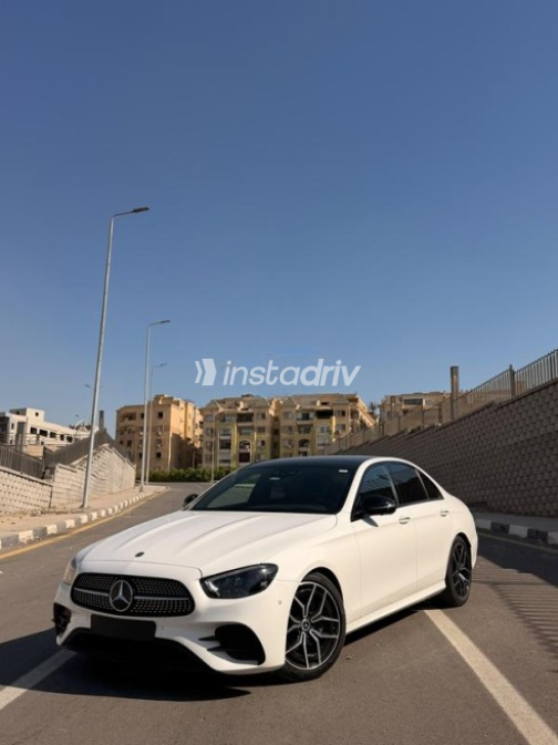 مرسيدس E 200 2021 أبيض أوتوماتيك مستعملة للبيع في القاهرة - 3