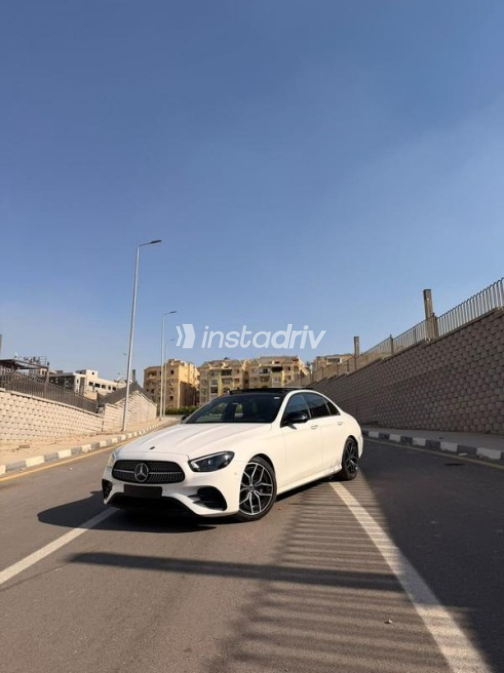 مرسيدس E 200 2021 أبيض أوتوماتيك مستعملة للبيع في القاهرة - 10