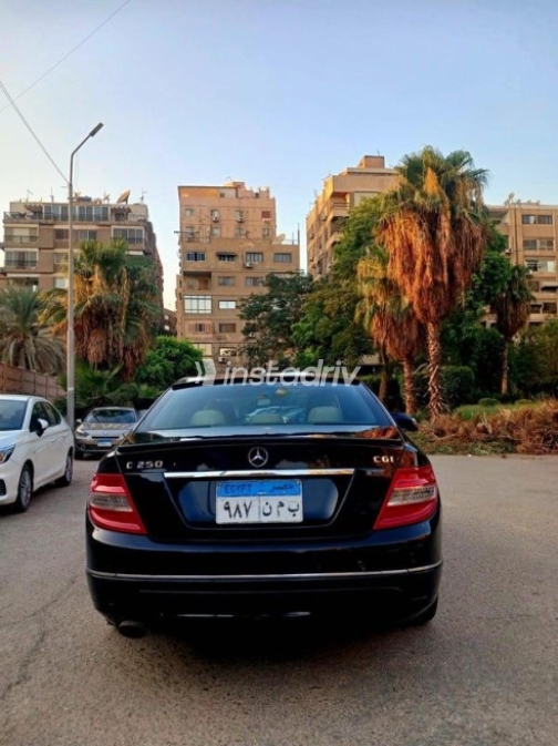 Mercedes C 250 2011 Black Automatic Used for Sale in Heliopolis - 2