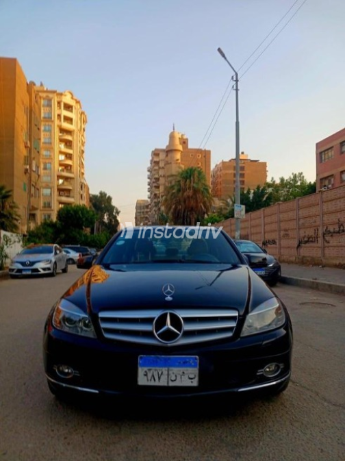 Mercedes C 250 2011 Black Automatic Used for Sale in Heliopolis - 6