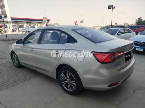 MG 5 2021 Gold Automatic Used for Sale in Maadi - 5