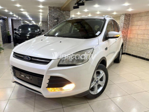 Ford Kuga 2016 White Automatic Used for Sale in Cairo - 2