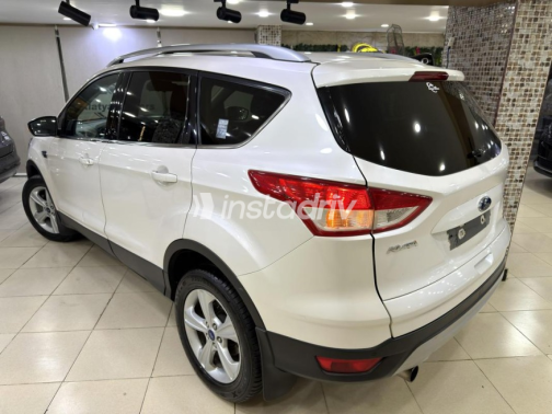 Ford Kuga 2016 White Automatic Used for Sale in Cairo - 5