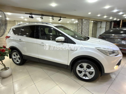Ford Kuga 2016 White Automatic Used for Sale in Cairo - 7
