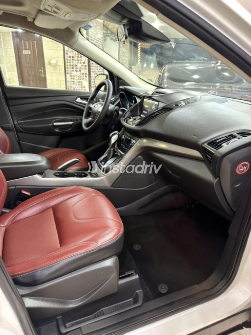 Ford Kuga 2016 White Automatic Used for Sale in Cairo - 10