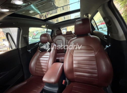 Kia Sportage 2019 Gray Automatic Used for Sale in Heliopolis - 7