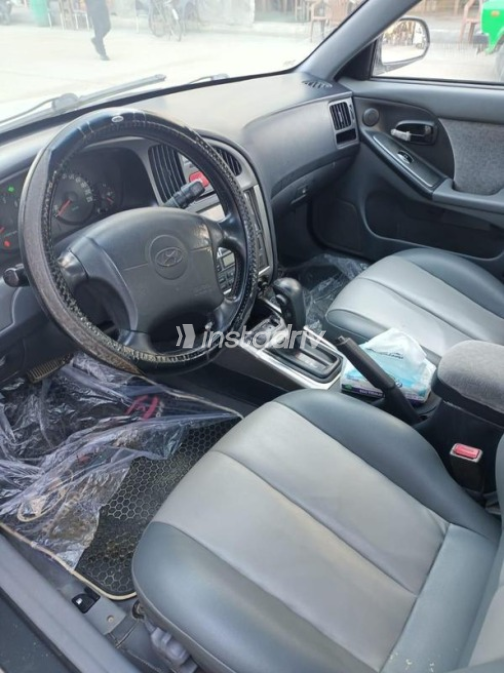 Hyundai Avante 2005 Silver Automatic Used for Sale in Damanhur - 6