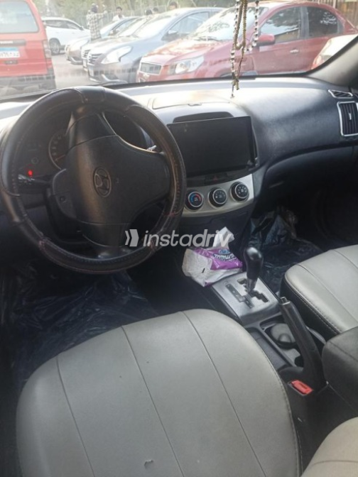 Hyundai Elantra HD 2017 White Automatic Used for Sale in Ain Shams - 8