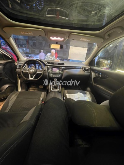 Nissan Qashqai 2020 White Automatic Used for Sale in Alexandria - 3