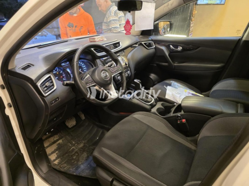 Nissan Qashqai 2020 White Automatic Used for Sale in Alexandria - 5