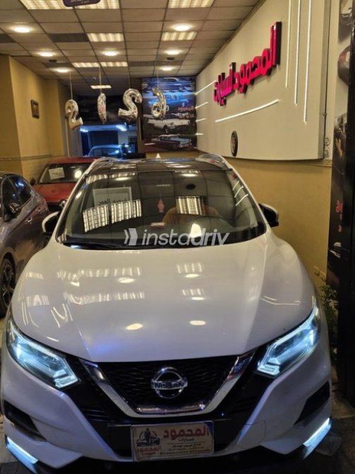 Nissan Qashqai 2020 White Automatic Used for Sale in Alexandria - 8