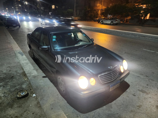 مرسيدس E 200 2002 رمادي غامق أوتوماتيك مستعملة للبيع في مصر الجديدة - 2
