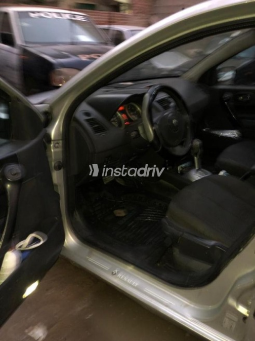 رينو ميجان 2006 فضي أوتوماتيك مستعملة للبيع في الإسكندرية - 7