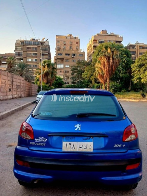 بيجو 206 2011 أزرق غامق أوتوماتيك مستعملة للبيع في مصر الجديدة - 4