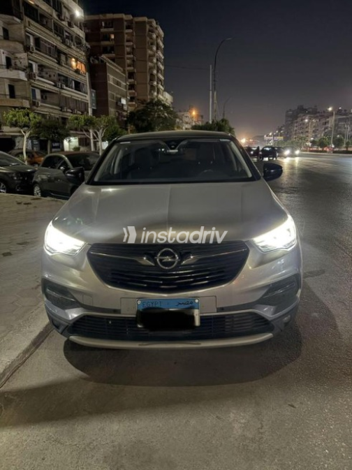 Opel Grandland 2021 Silver Automatic Used for Sale in Cairo - 3