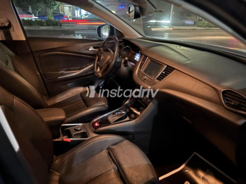 Opel Grandland 2021 Silver Automatic Used for Sale in Cairo - 4