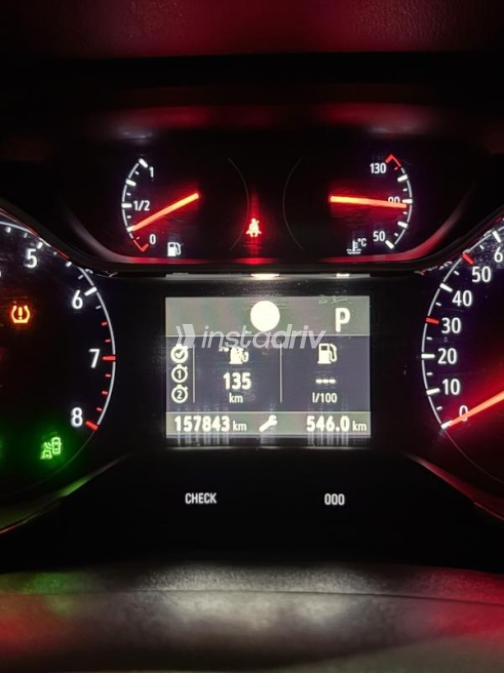 Opel Grandland 2021 Silver Automatic Used for Sale in Cairo - 5
