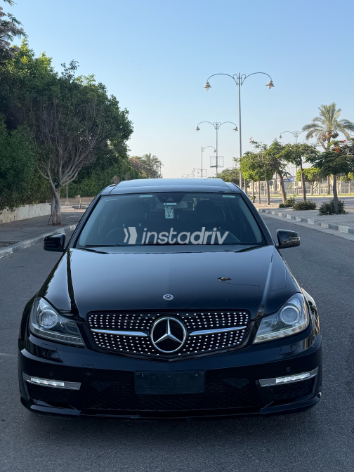 مرسيدس C 250 2012 أسود يدوي مستعملة للبيع في الجيزة - 1