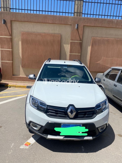 Renault Sandero Step Way 2020 White Automatic Used for Sale in Alexandria - 3