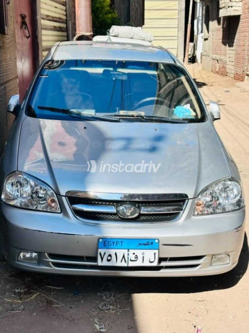Daewoo Lacetti 2005 Silver Automatic Used for Sale in Kafr el-Sheikh - 4