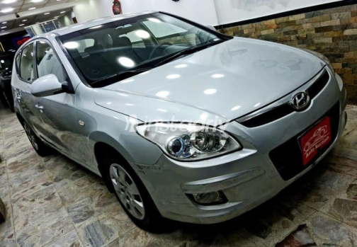 Hyundai I30 2009 Silver Automatic Used for Sale in Cairo - 9