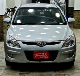 هيونداي I30 2009 فضي أوتوماتيك مستعملة للبيع في القاهرة