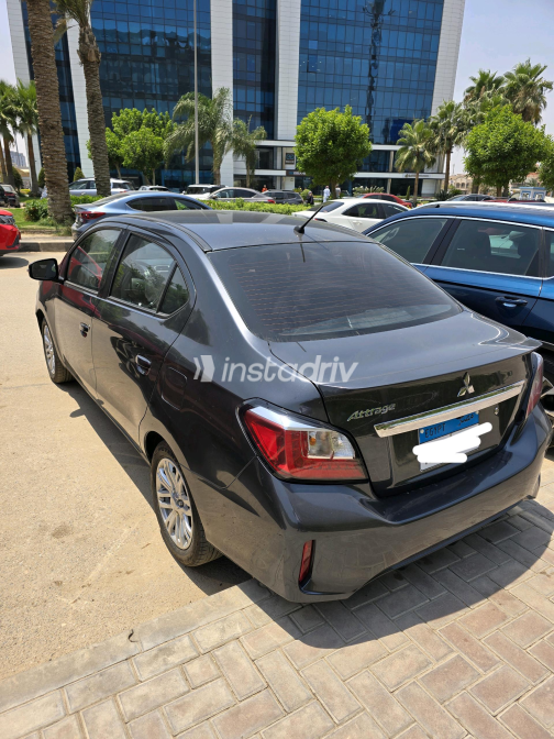 ميتسوبيشي اتراج 2025 رمادي CVT مستعملة للبيع في المعادى - 6
