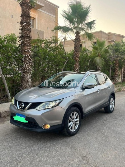 Nissan Qashqai 2017 Silver Automatic Used for Sale in Al Shorouk - 1